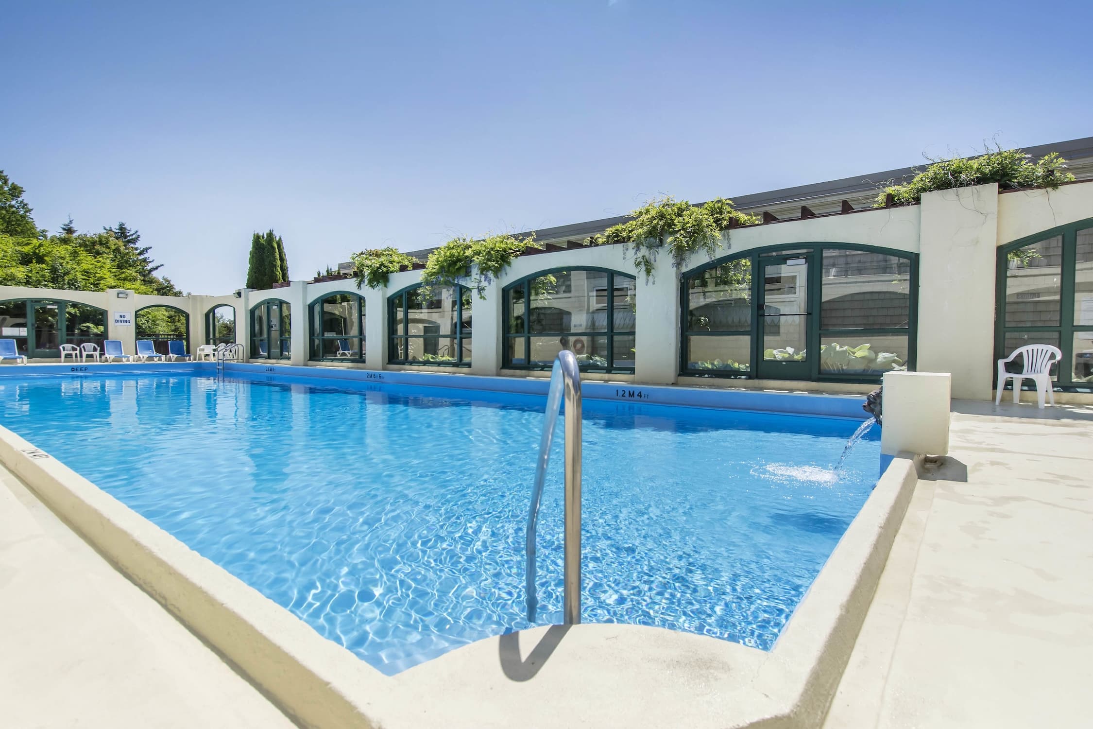 Swimming pool at Digby Pines