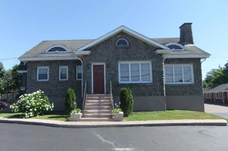 Stonehouse Motel & Restaurant