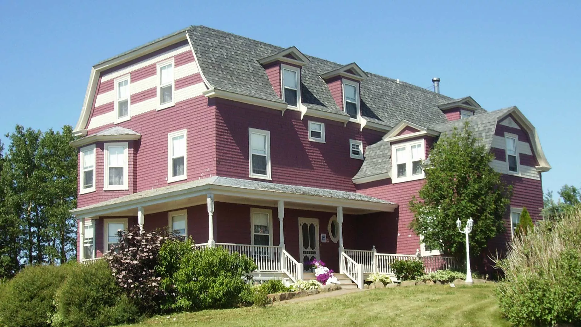 Hillcrest Hall Country Inn