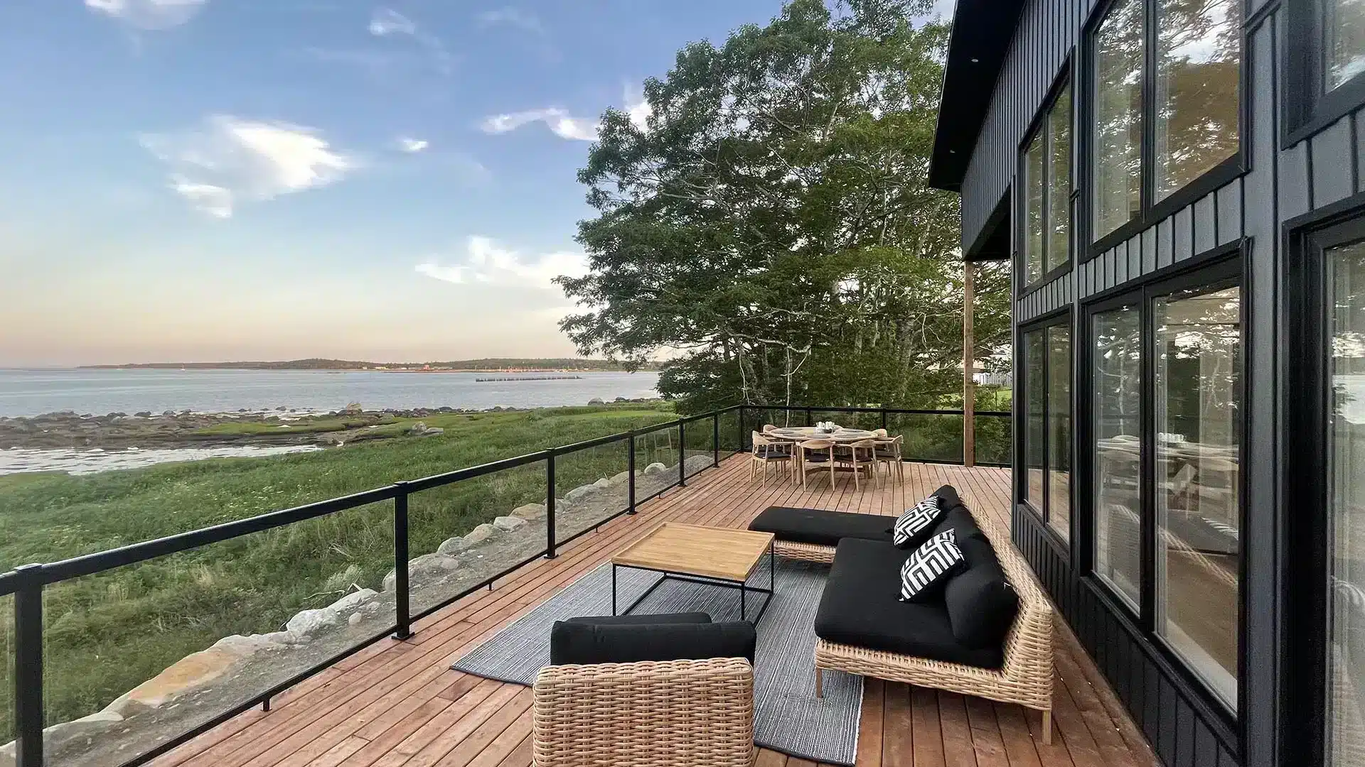 Sidanna Retreat: Dreamy Oceanfront Escape