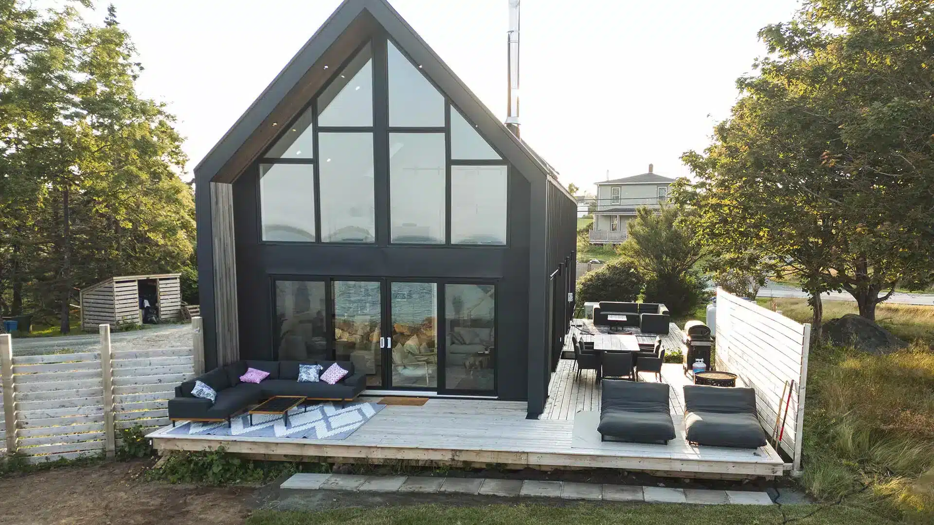 Sidanna Retreat: Zen Oceanfront Chalet